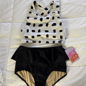 Black and White Patterned Swim Set